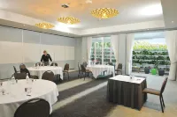 Peppers Beach Club & Spa Palm Cove - breakfast
