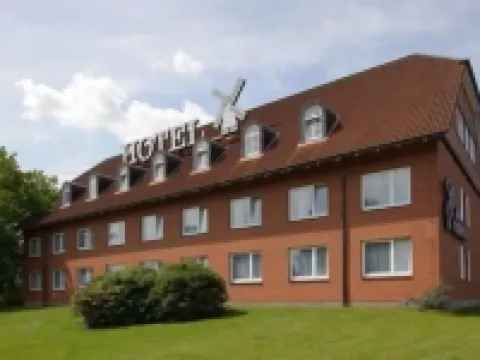 Hotel Zur Windmühle - Parkplatz Und Frühstück Inklusive - Hotels in Stormarn