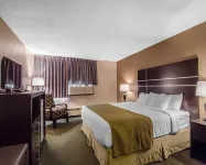 Ramada by Wyndham Whitecourt Các khách sạn ở Division No. 13
