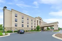 Hampton Inn Yorkville Hotel in zona Ken Pickerill Stadium