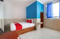 OYO Life 3720 Homestay Gayatri Janti Hotel dekat Pantai Bangsong