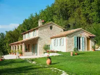 Belvilla by OYO Ca Luigi Hotel dekat Abbazia San Vincenzo al Furlo