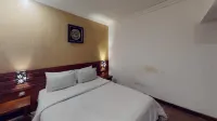 Puri Langenarjan Guest House Các khách sạn ở Kraton