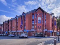 B&B HOTEL Mons Centre Các khách sạn ở La Louviere