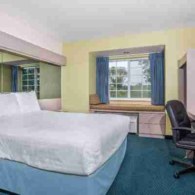 Microtel Inn & Suites by Wyndham Tomah Rooms