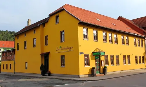 Zum Ginkgobaum - parking
