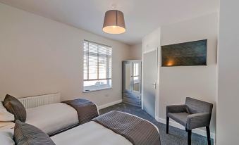 Newhall Lodge - Housity