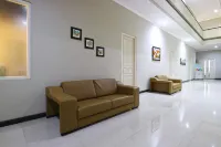 Chiaro Hotel Syariah Hotels in Buduran