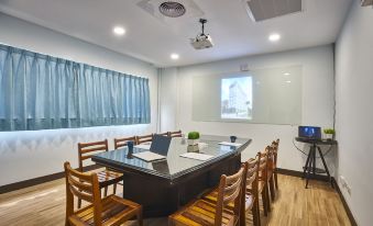 Hotel MENIPPE