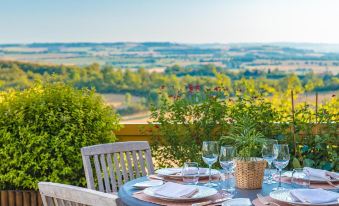 Auberge du Poids Public Logis Hotel