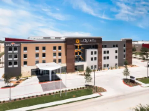La Quinta Inn & Suites by Wyndham Pflugerville Hotels in Pflugerville
