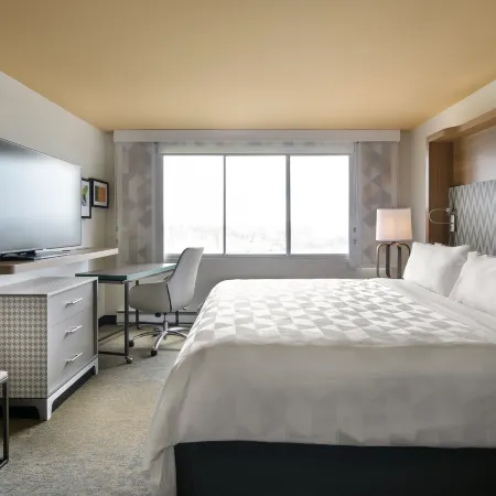 Holiday Inn MONTREAL-LONGUEUIL by IHG
