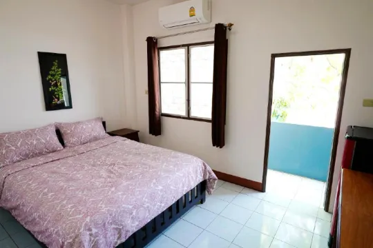 ห้องซูพีเรียร์ เตียงใหญ่ 1 เตียง