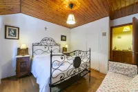 La Tana Dello Scoiattolo Skiing Nearby - Happy Rentals - Parvekkeita