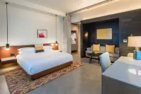 Hi-Lo Hotel, Autograph Collection