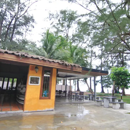 Baan Chao Mai Beach House