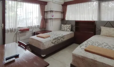 Wisma Purba Danarta Hotels in Lempongsari