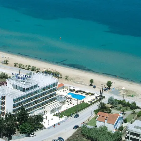 Santa Beach Hotel