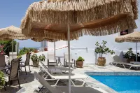 Kasteli Studios & Apartments - Pools