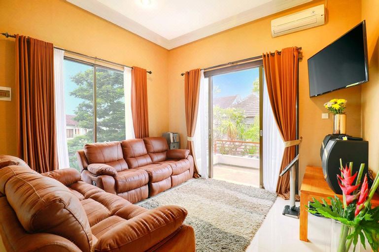 Villa Alessandra의 프라이빗 수영장 야경