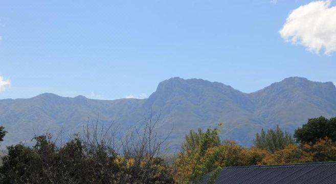 Petal's Place Hotel Overview