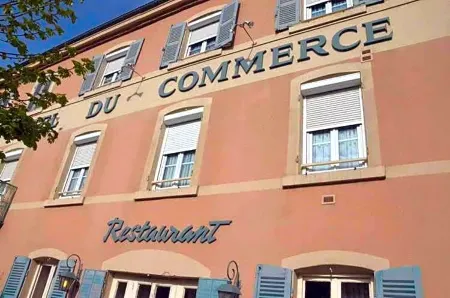 Hotel du Commerce Отели в г. Люньи