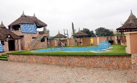 Groovy Hotel Akure - Housity