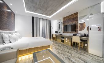 Bentley Business Hotel