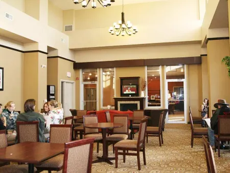 Hampton Inn & Suites by Hilton Edmonton International Airport