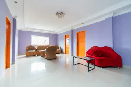 RedDoorz Syariah Near Transmart Padang Отели в г. Gunung Pangilun