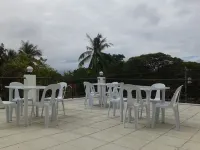 Luna Oslob Travellers Inn
