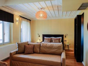 Aethra Boutique Rooms