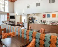 Comfort Suites North - breakfast