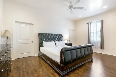 Carondelet Street Modern Suites Hotels in 