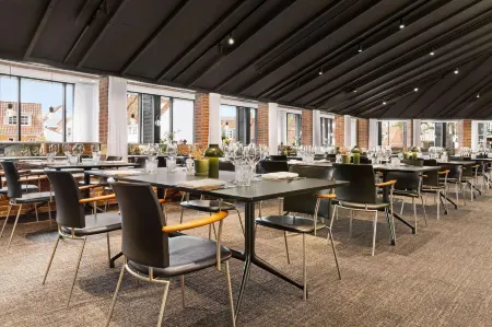 Comwell H. C. Andersen Odense Dolce by Wyndham Отели рядом с достопримечательностью «Лидл»