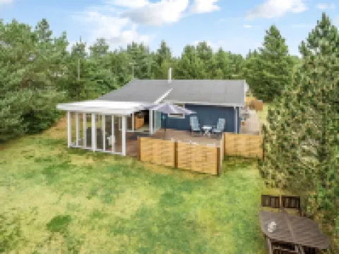 "Hughlek" - 900m from the Sea