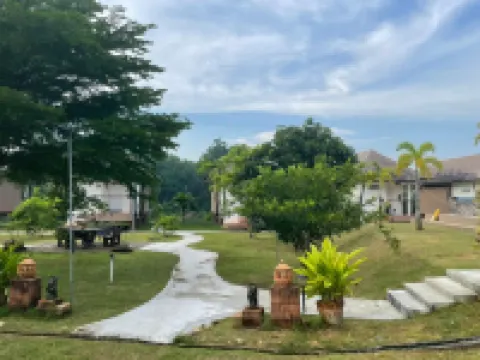 Tipparika Riverview Hotel Hotels near Hatyai Van Tour