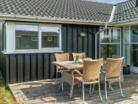 "Esma" - 150m from the Sea Hotels in Norlev Strand