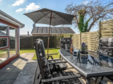 "Loella" - 35m from the Sea