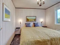 "Emiline" - 250m from the Sea