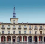 NH Collection Leon Plaza Mayor Отели рядом со станцией Estación RENFE de León