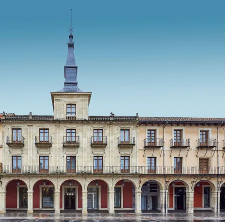 NH Collection Leon Plaza Mayor Отели в г. Леон