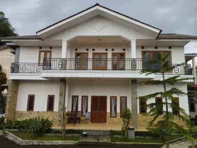 Villa Bhifa Puncak Hoteller i Batu Layang