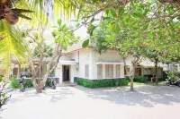 Ndalem Suratin Guesthouse - balcon
