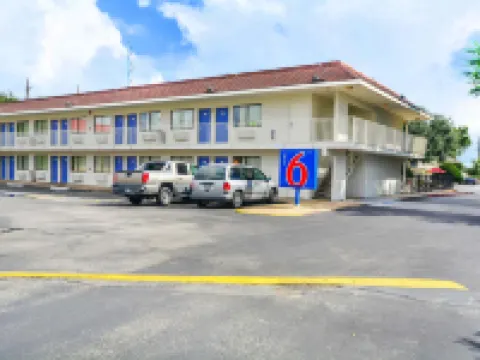 Motel 6 Huntsville, TX Hotels in Walker County