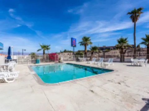 モーテル 6 ニードルズ カリフォルニア ニードルズのホテル