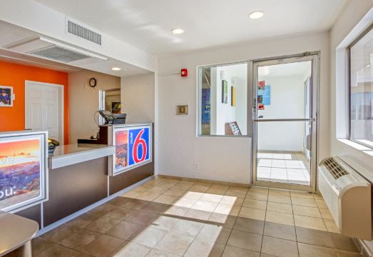 4. 모텔 6 피닉스..