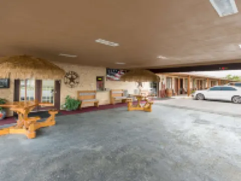 Americas Best Value Inn - Legend's Inn Hotels in Junction