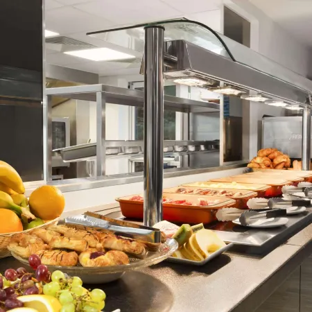 Ramada by Wyndham Oxford Отели в г. Оксфорд