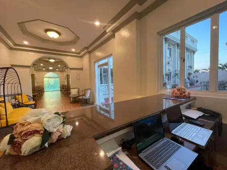 El Palacio Hotel & Resort Отели рядом с достопримечательностью «Island Cove Resort»